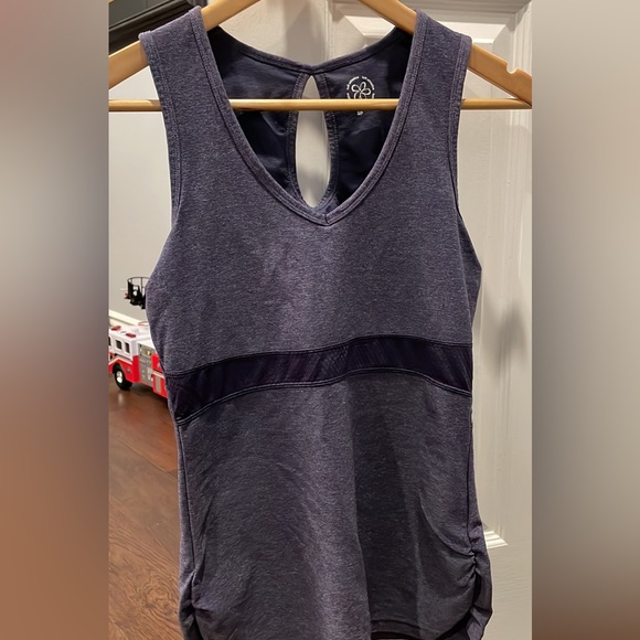 Exercise tank top - Picture 1 of 5